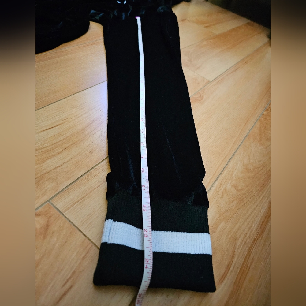 Onepiece Unisex Velour Jumpsuit XL - Picture 9 of 10